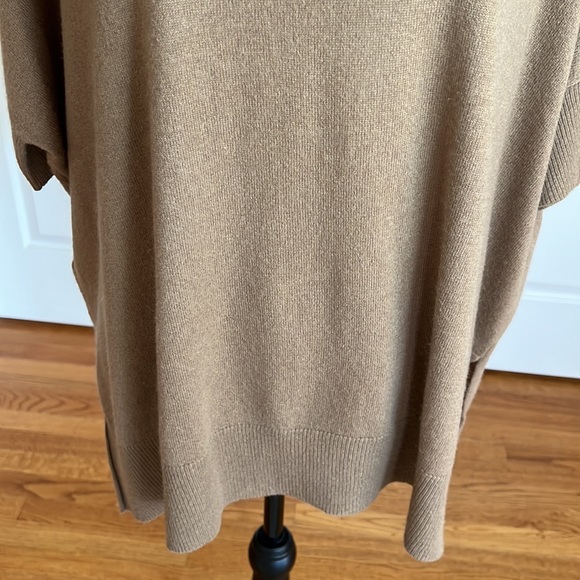 BCBG 100% cashmere dolman sleeve camel color sweater - Picture 6 of 9
